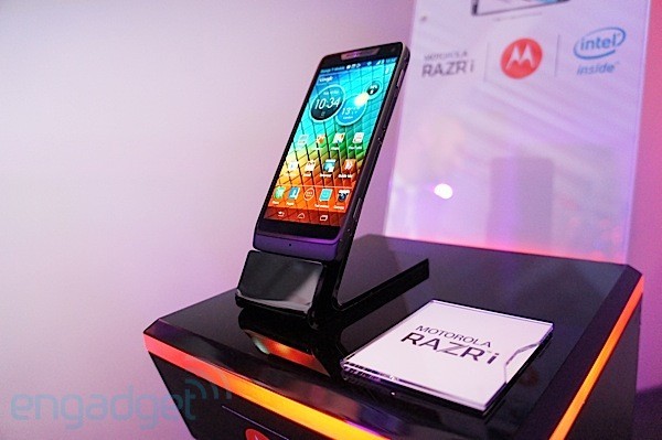 Motorola Razr i with Intel processor
