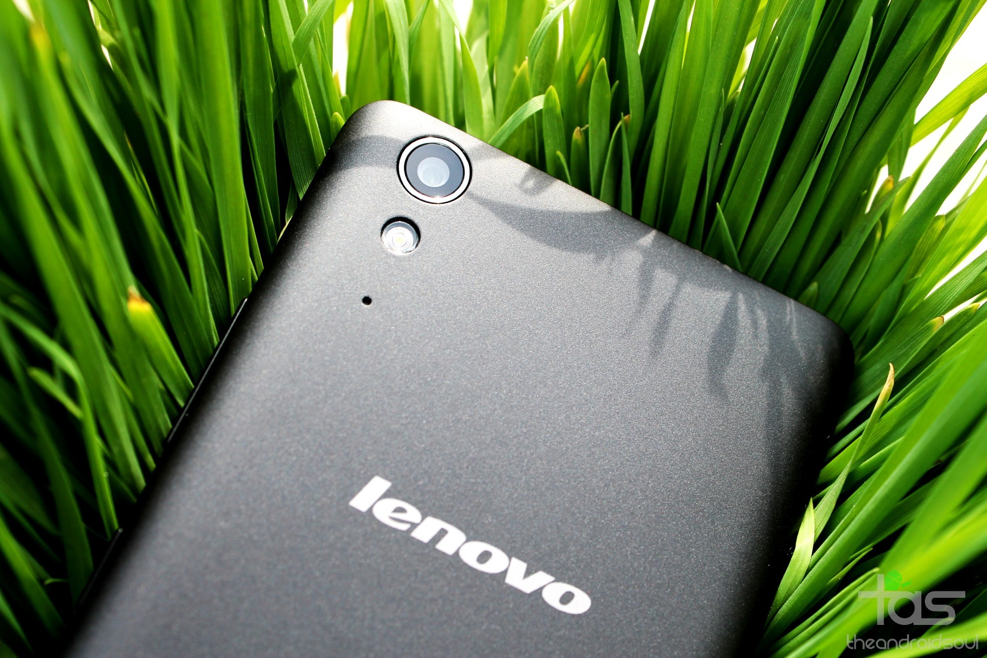 Lenovo A6000 review: can superb display and better battery win the battle?