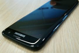 Check out Glossy Black Galaxy S7 Edge in images [Leak]