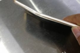 It is Huawei Mate 9 turn to bend, and it does without cracking!