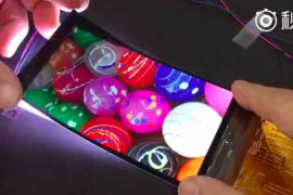 JDI showcases flexible display for smartphones
