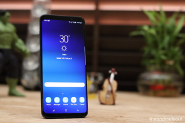 Are you experiencing light bleeding from the edge of the Galaxy S9?
