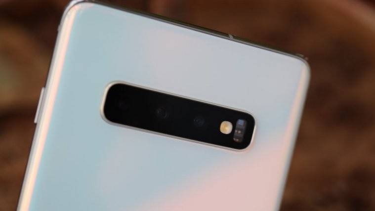 Samsung Galaxy S10 Plus call and message continuity update
