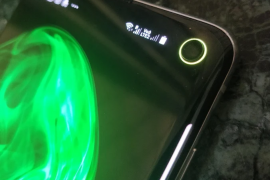 How to turn the Galaxy S10 display cutout into a battery indicator