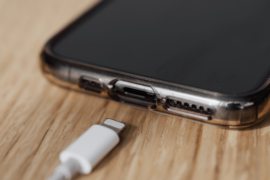 iPhone 12 No Charger Issue? Here’s Why, and Best iPhone 12 Chargers to Buy