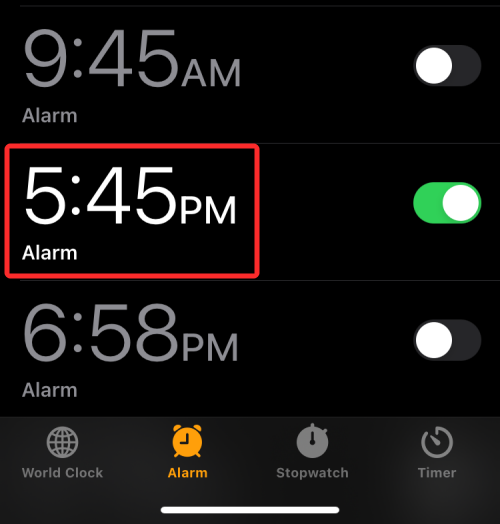 在 iPhone 上关闭贪睡闹钟的 3 种方法