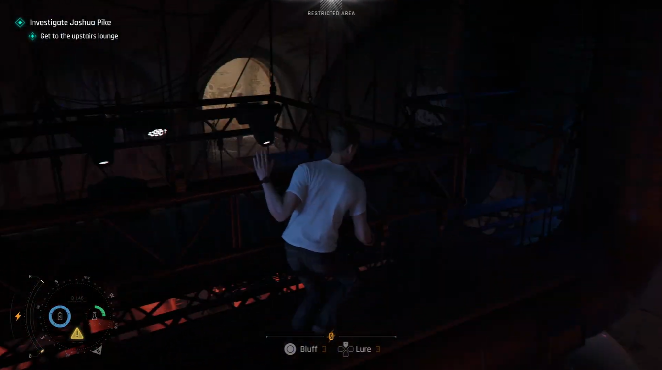 Bond climbing the backstage scaffolding behind the dance floor in 007 First Light A Night Out mission