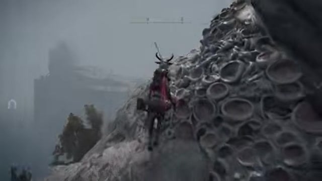 Climb the side by the paralyzed dragon
